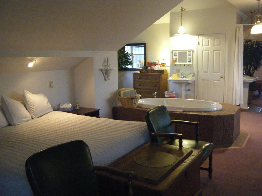 Harbor Haus Inn & Suites Hermann Pokoj fotografie